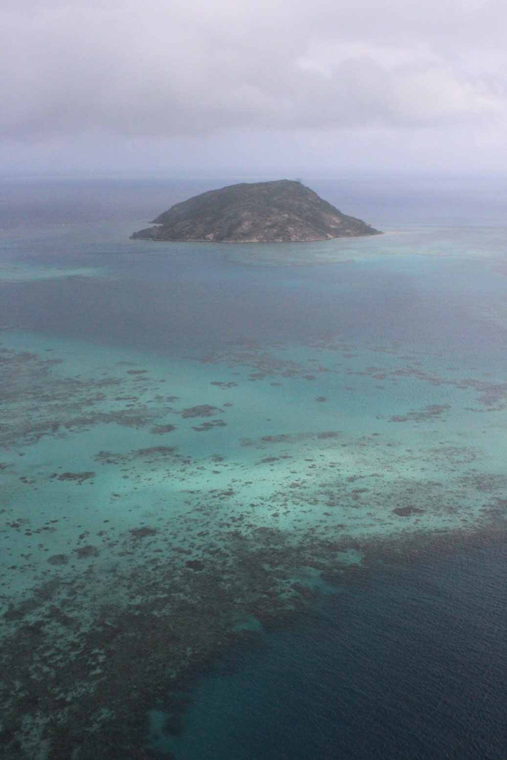 island-on-great-barrier-reef-off-cairns-in-far-north-queensland-data