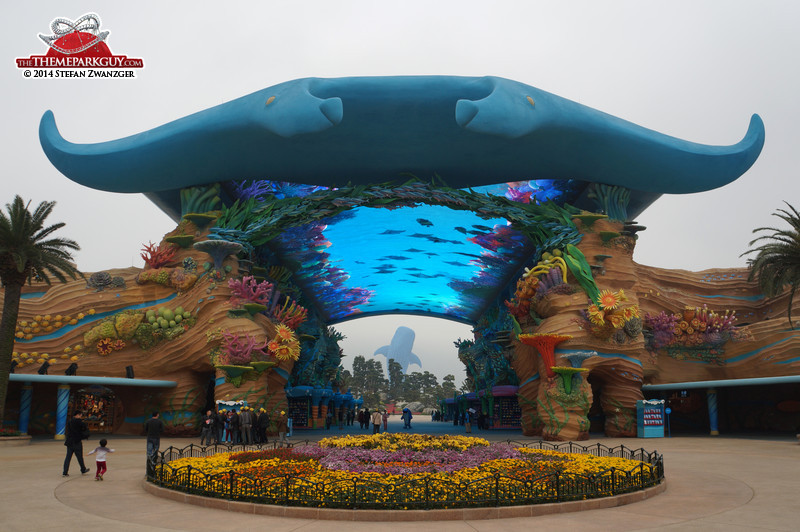 chimelong-ocean-kingdom-entrance-big