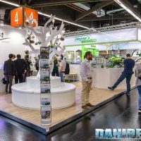 Aquascaping at Anubias booth with TeknoGreen lamps during Interzoo 2016