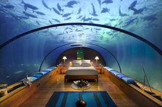 Flashback Friday: Sleeping with the fishes ... literally