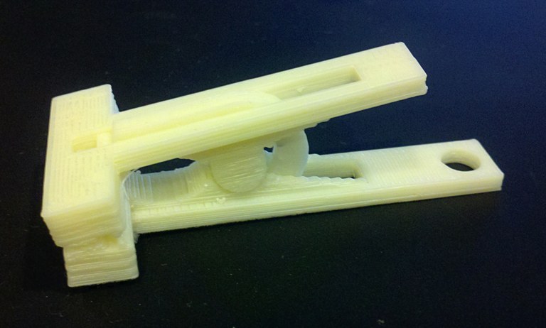 Print a nori seaweed clip for your herbivores with a 3D printer
