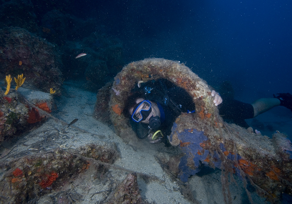 How To Anchor in Rocks, Reef, & Wrecks