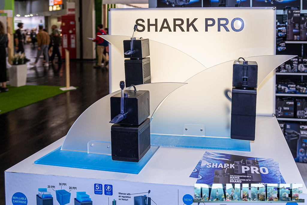 The filter Shark PRO in preview at Sicce's booth at the Interzoo 2022