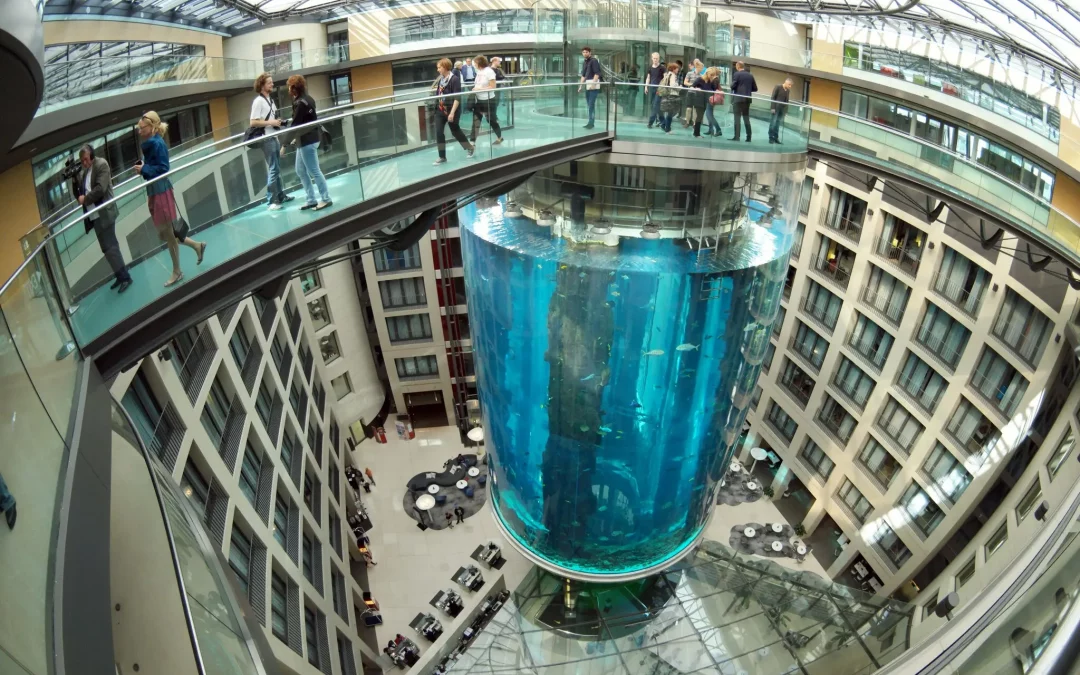 Gigantic 1,000,000 L aquarium bursts in Berlin.