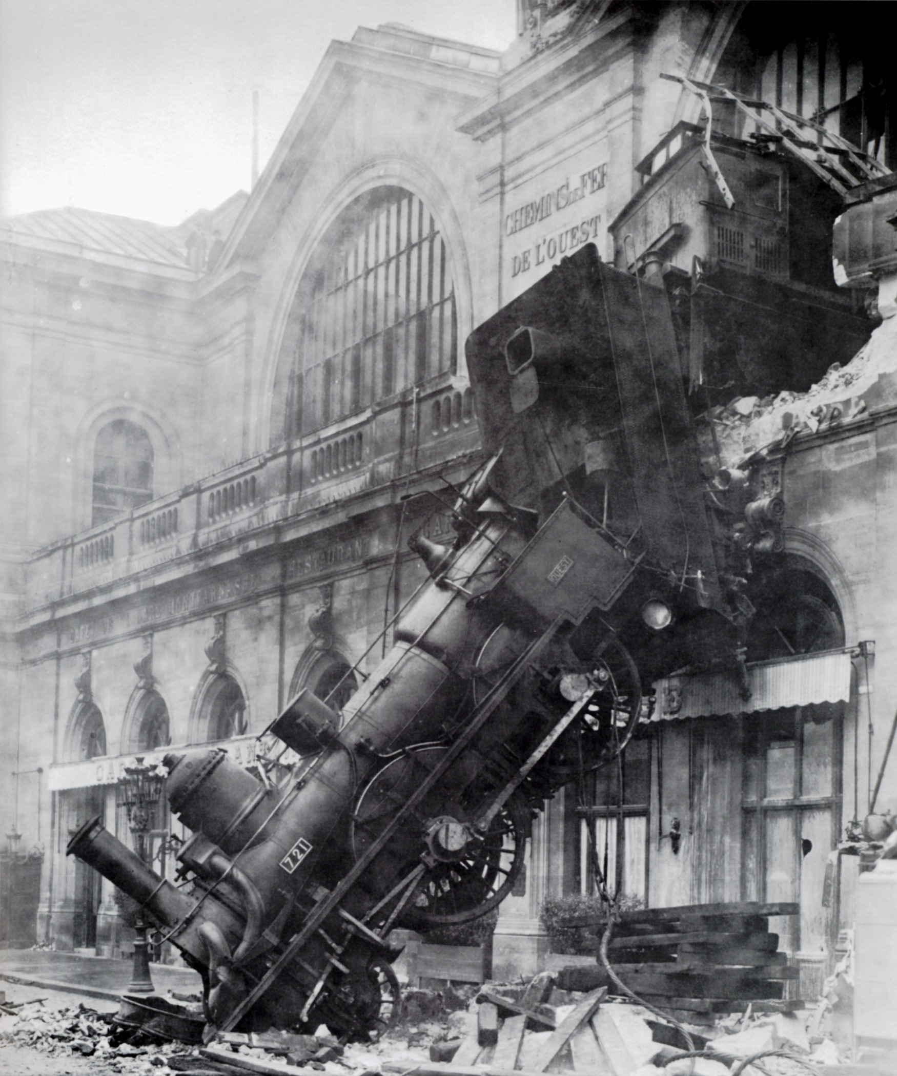 20061024231907!Train_wreck_at_Montparnasse_1895.jpg