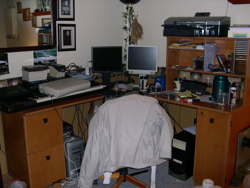 03-desk.jpg